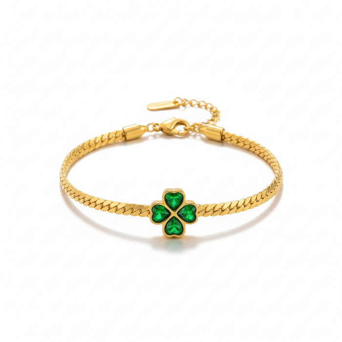 Verde Luck Clover Bracelet in gold PVD-plated finish, product shot on white background