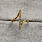 Ava Arc Glow Ring
